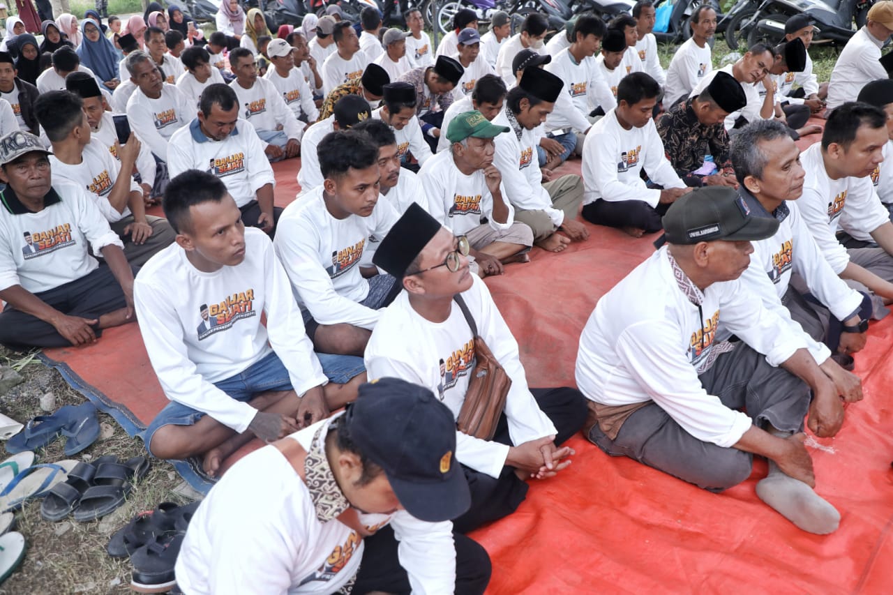 Relawan Ganjar Sejati dan warga Cirebon menggelar doa bersama 