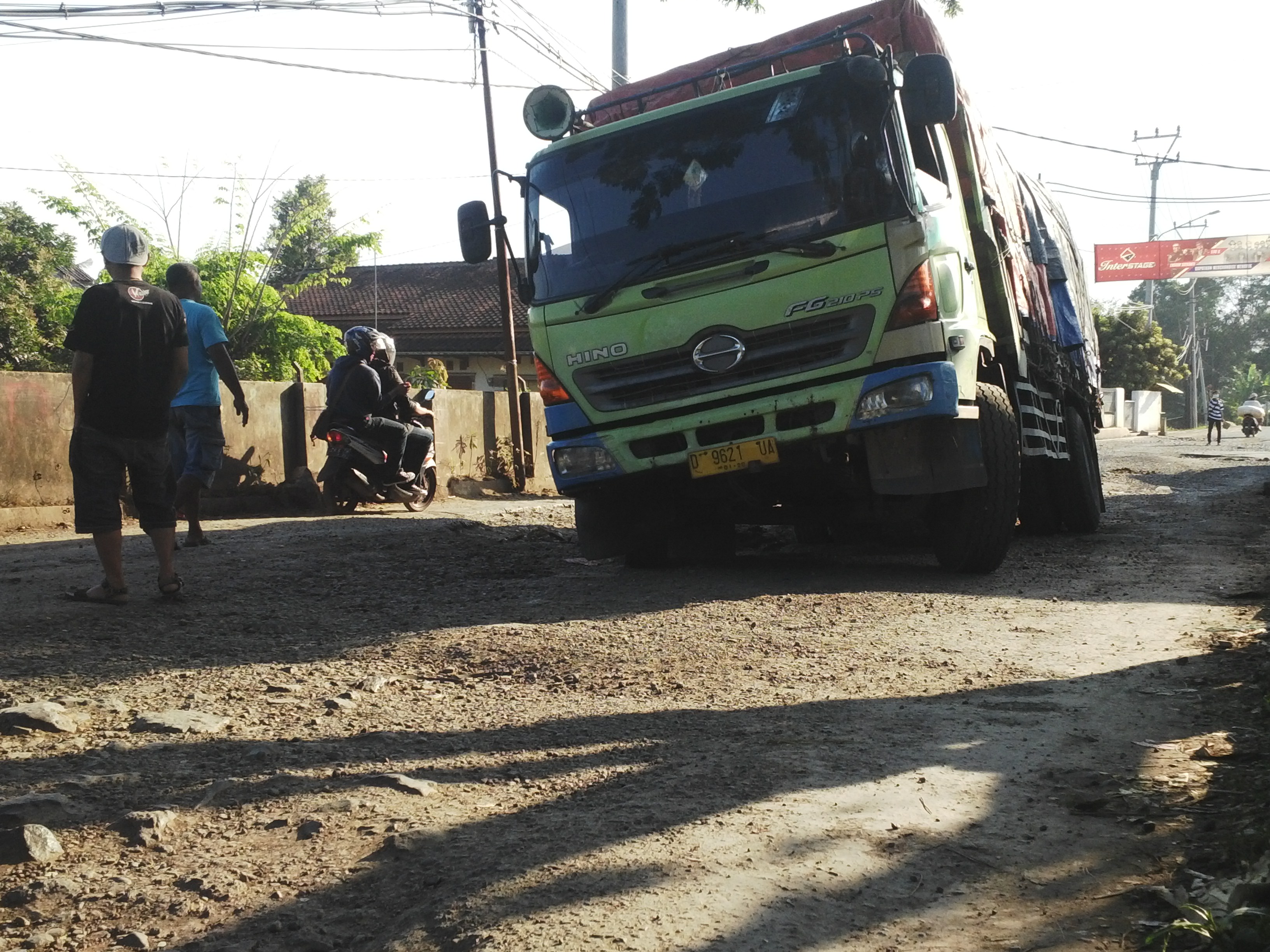 Hadapi Lebaran, Ruas Jalan Provinsi di Sukabumi mulai Diperbaiki