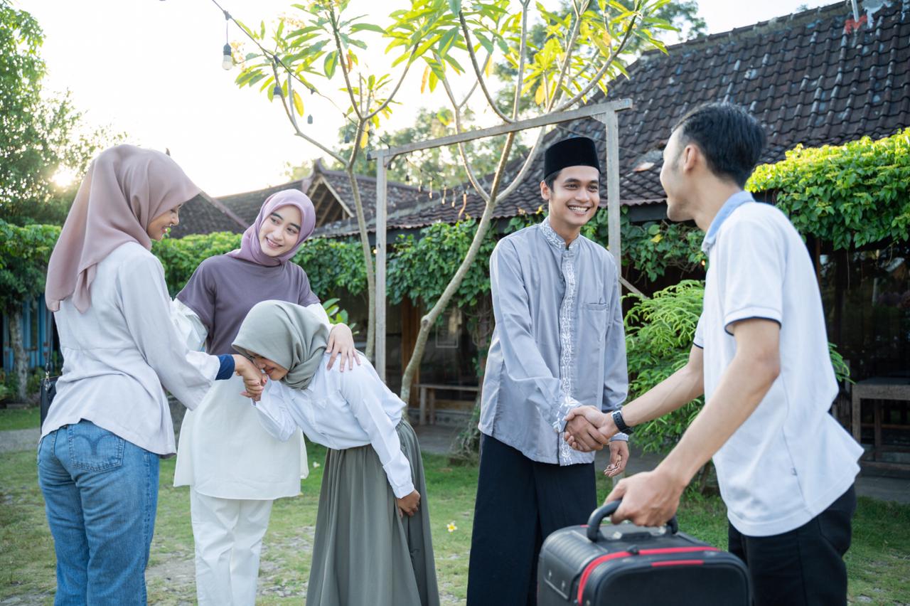 Ada beberapa tip yang perlu dipertimbangkan agar tampilan baju koko terlihat maksimal pada berbagai kesempatan di hari raya Idul Fitri.