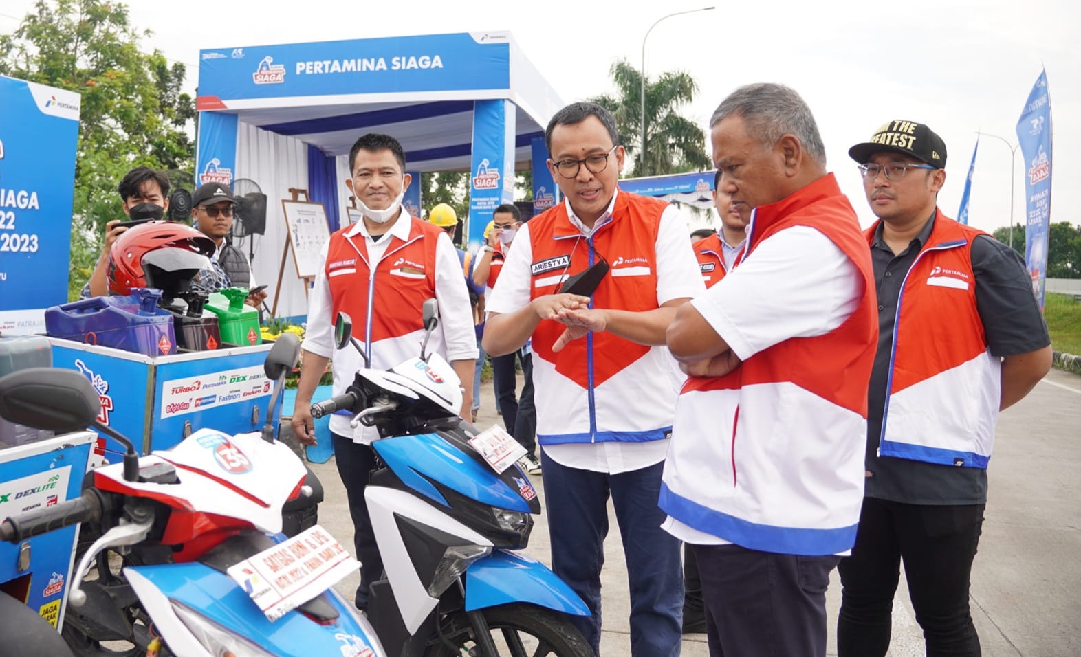 Pertamina menyiapkan motoris BBM bagi warga yang terjebak kemacetan saat mudik Lebaran.