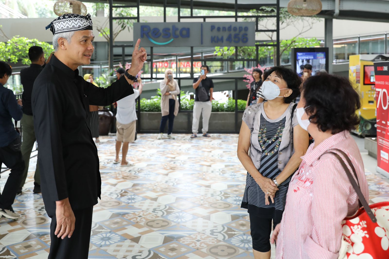 Gubernur Jawa Tengah Ganjar Pranowo meninjau sarana dan prasarana arus mudik