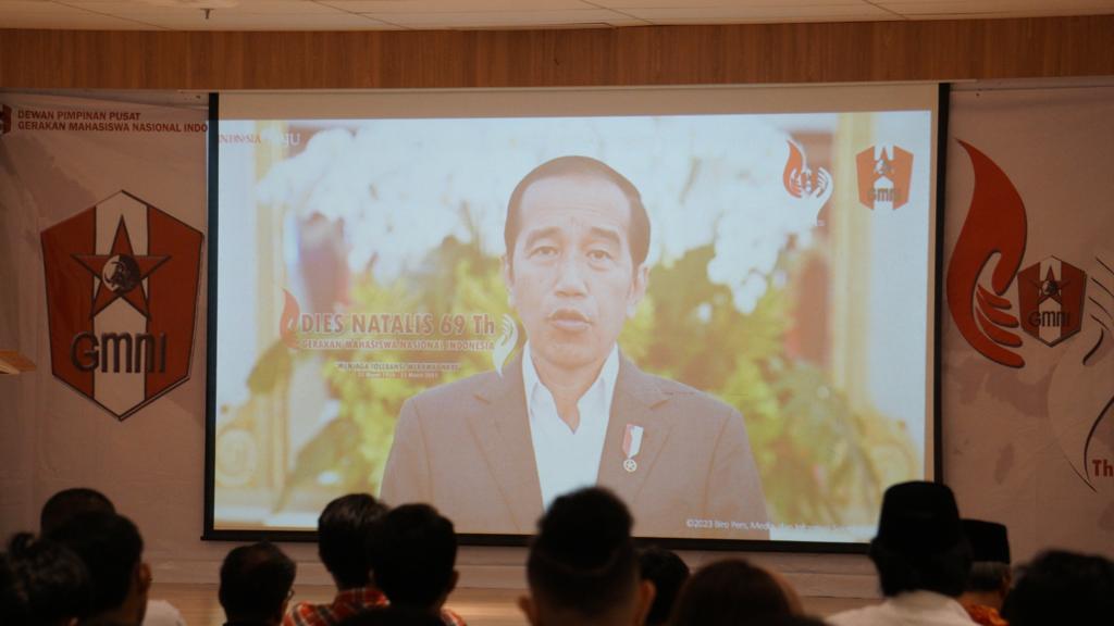 Presiden Joko Widodo menyampaikan pesan dan harapan kepada pengurus dan kader GMNI lewat tayangan video