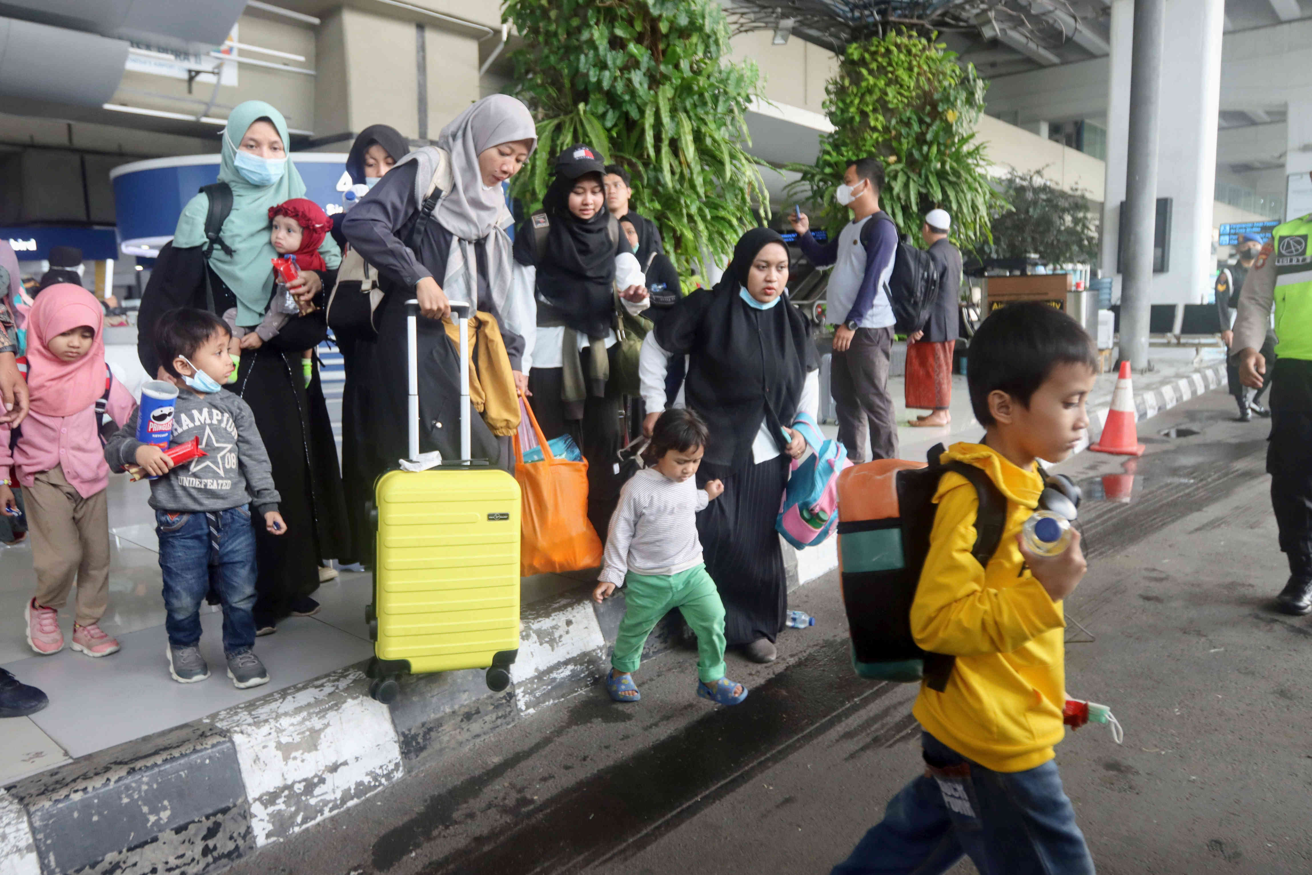 Sebanyak 385 warga negara Indonesia yang dievakuasi dari Sudan telah tiba di Bandara Soekarno-Hatta, Banten, Jumat (28/4).