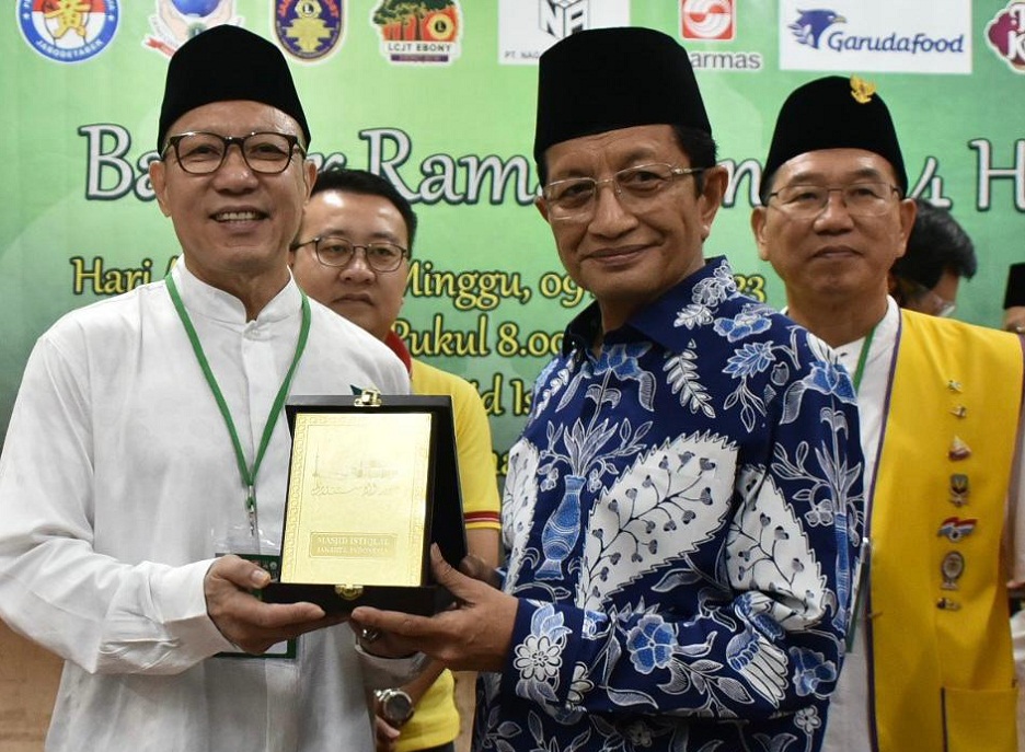 Imam Besar Masjid Istiqlal Nasarudin Umar (kanan) dan Ketua Umum PITI Serian Wijatno (kiri).