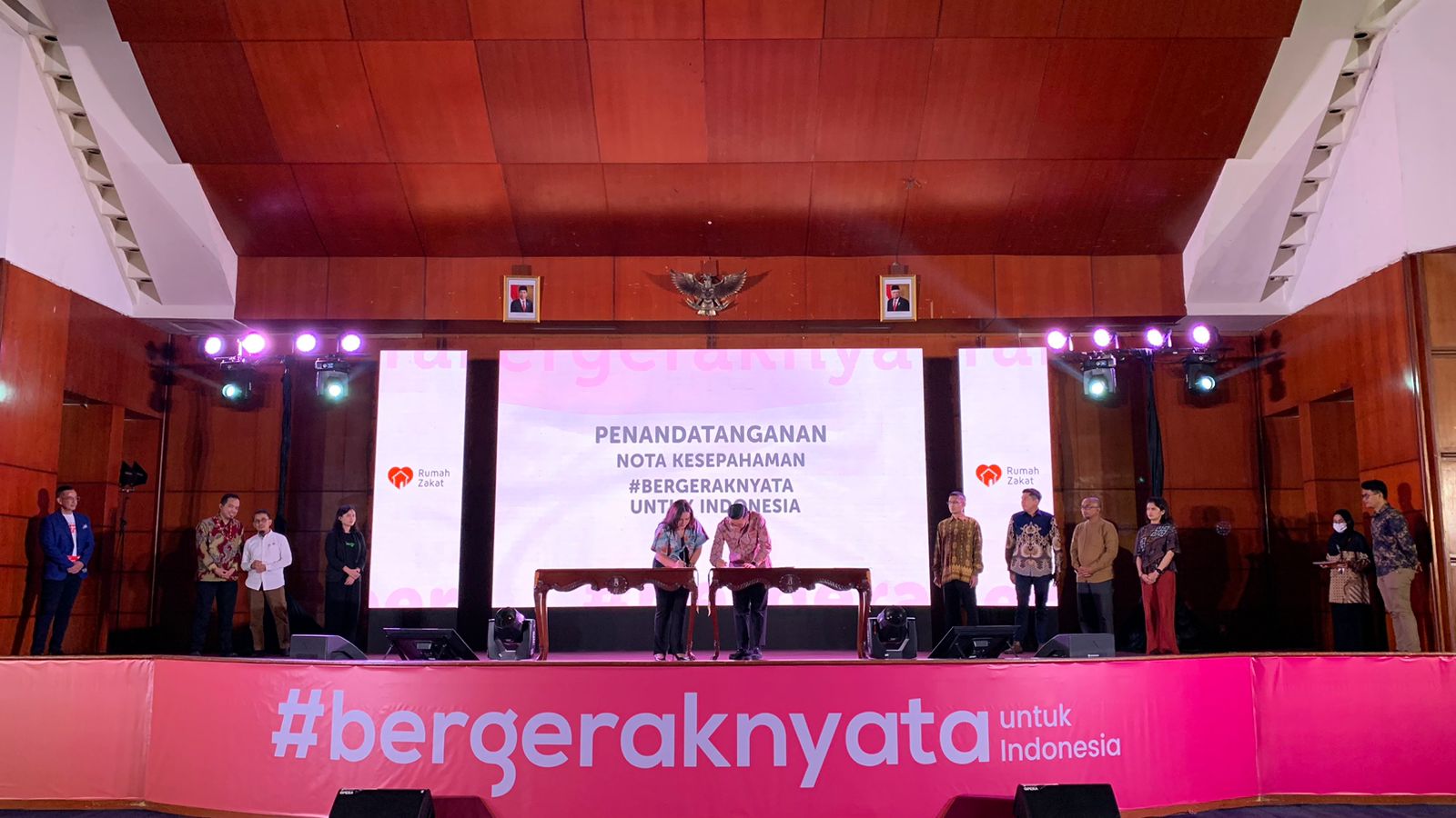 Penandatanganan nota kesepahaman antara Faspay  dan Rumah Zakat di Jakarta.