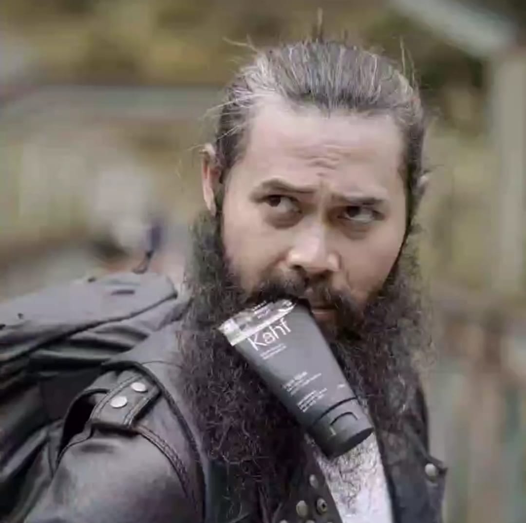 Selebritas Adhin Abdul Hakim ikut dalam kampanye Kahf membangun masjid di pelosok Nusantara.