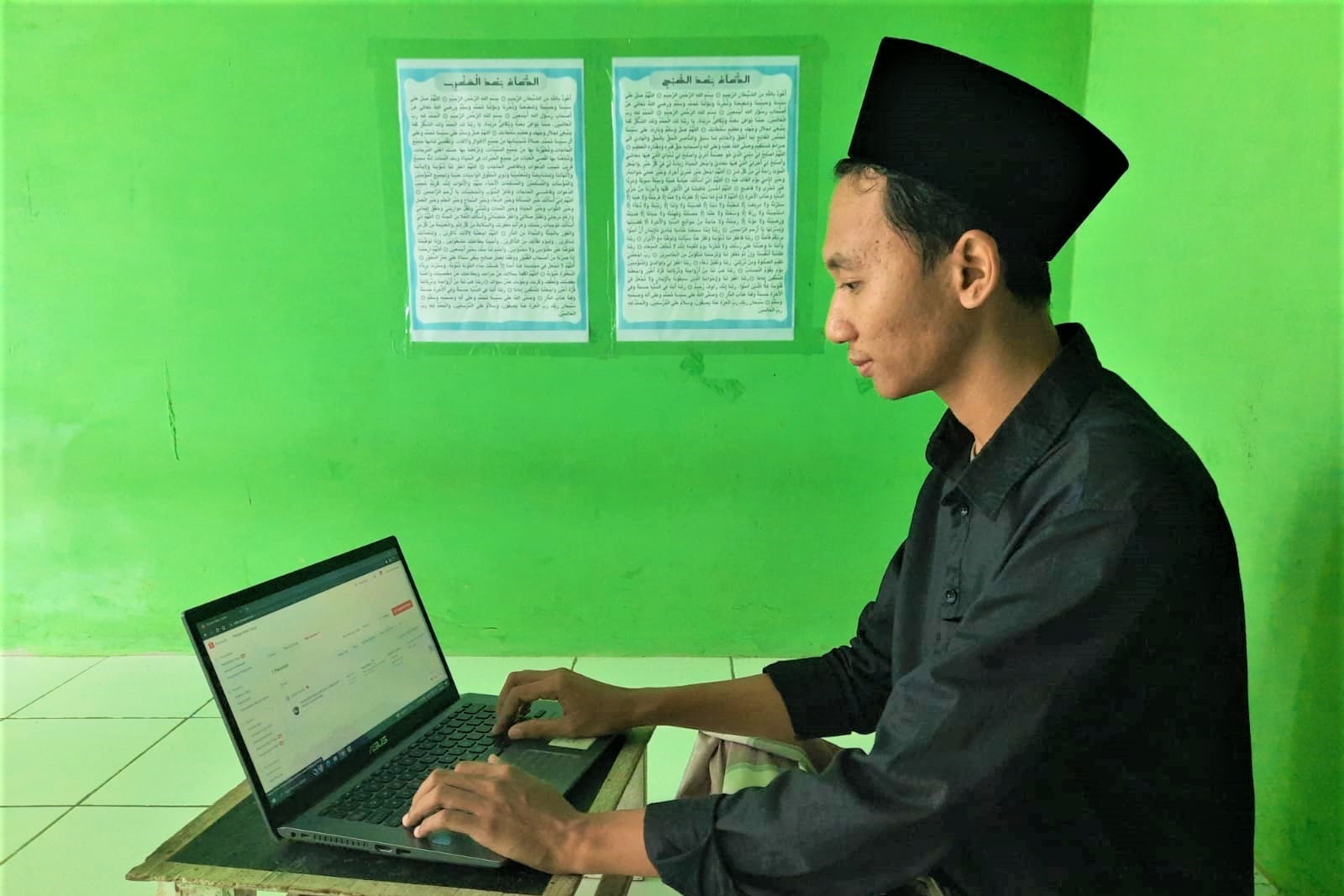 Terapkan Bisnis Digital, Santri Sukses Naikkan Omzet Usaha Keluarga