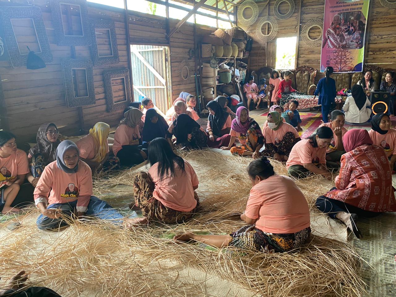 Mak Ganjar Kalteng Dorong Kemajuan UMKM Olahan Rotan di Kabupaten Kapuas