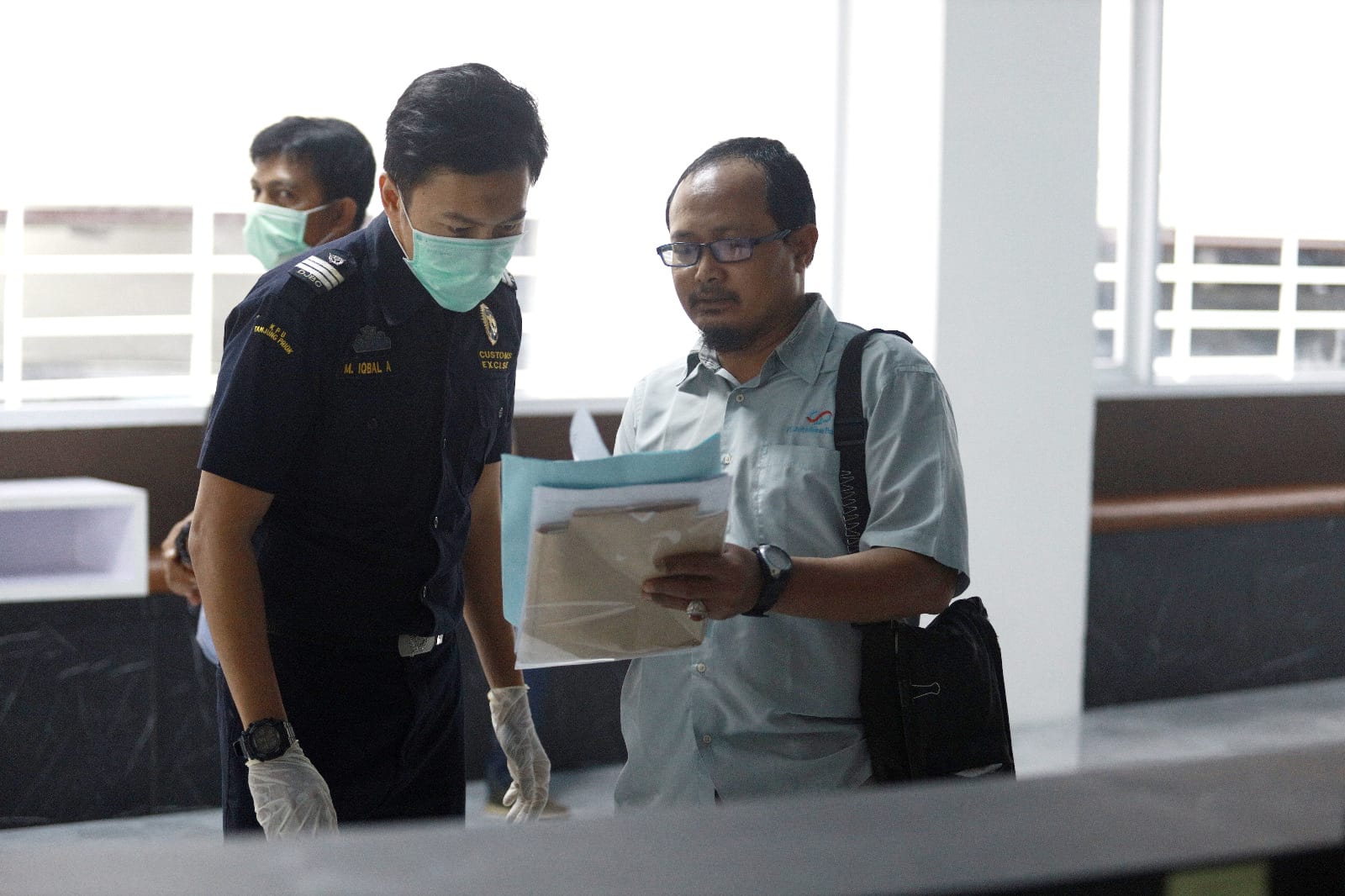 Pemerintah kembali mengatur ketentuan tata cara penyerahan surat keterangan asal (SKA) dan/atau deklarasi asal barang (DAB).