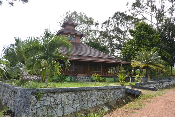 Masjid Kayu Tua Tunu, Pangkalpinang, Bangka Belitung.