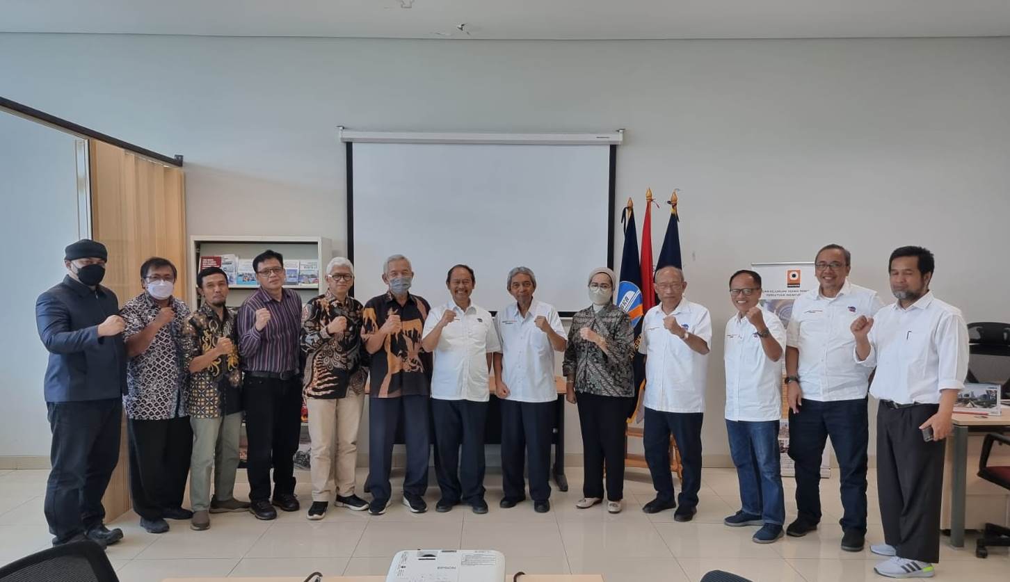 Universitas Pancasila menjalin kerja sama dengan Masyarakat Perkeretaapian Indonesia terkait pengembangan tridharma perguruan tinggi.