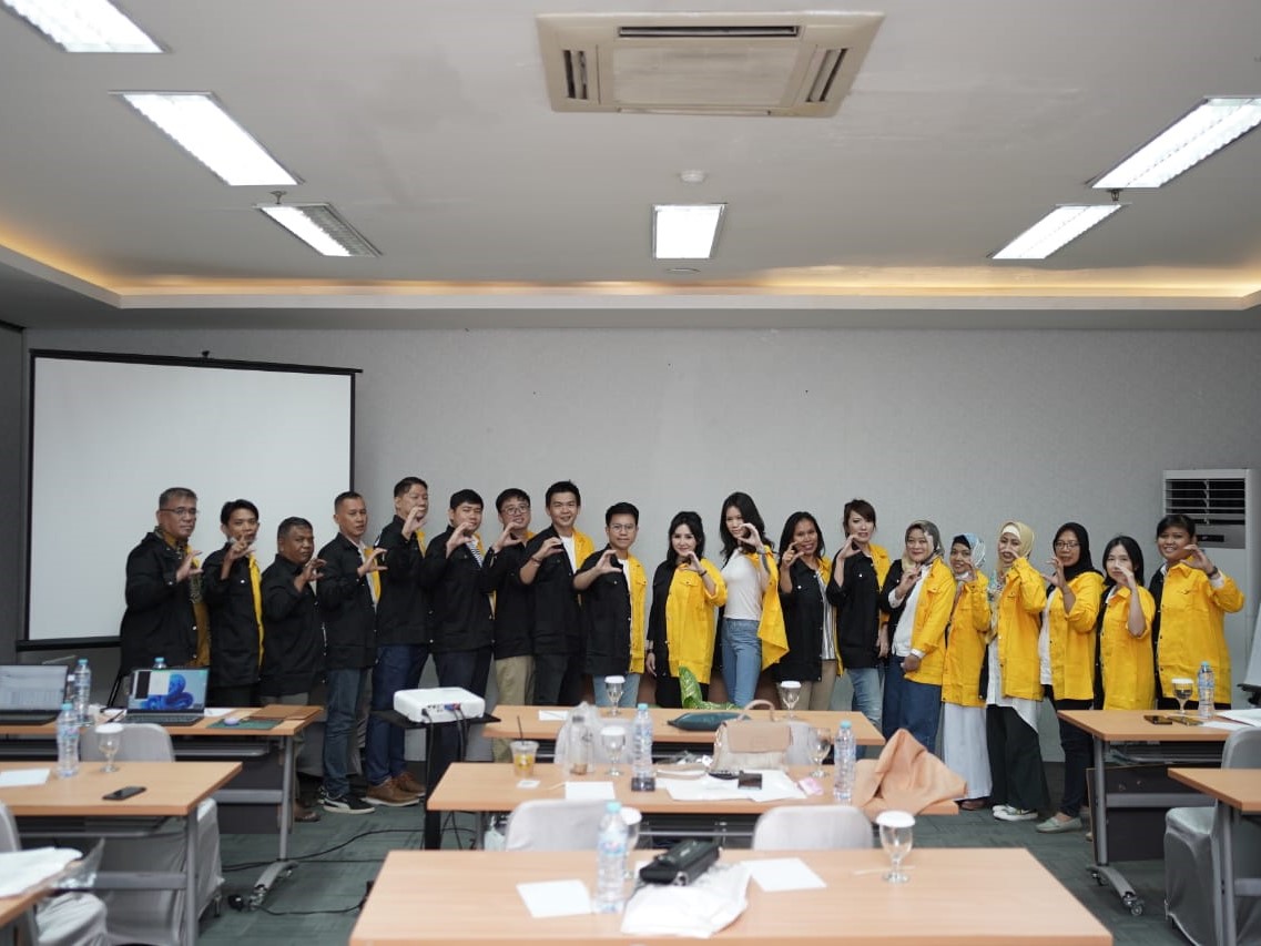 Aplikasi Callme Tailor memberikan pelatihan kepada mitra-mitra penjahit untuk memastikan pelanggan memperoleh layanan premium.