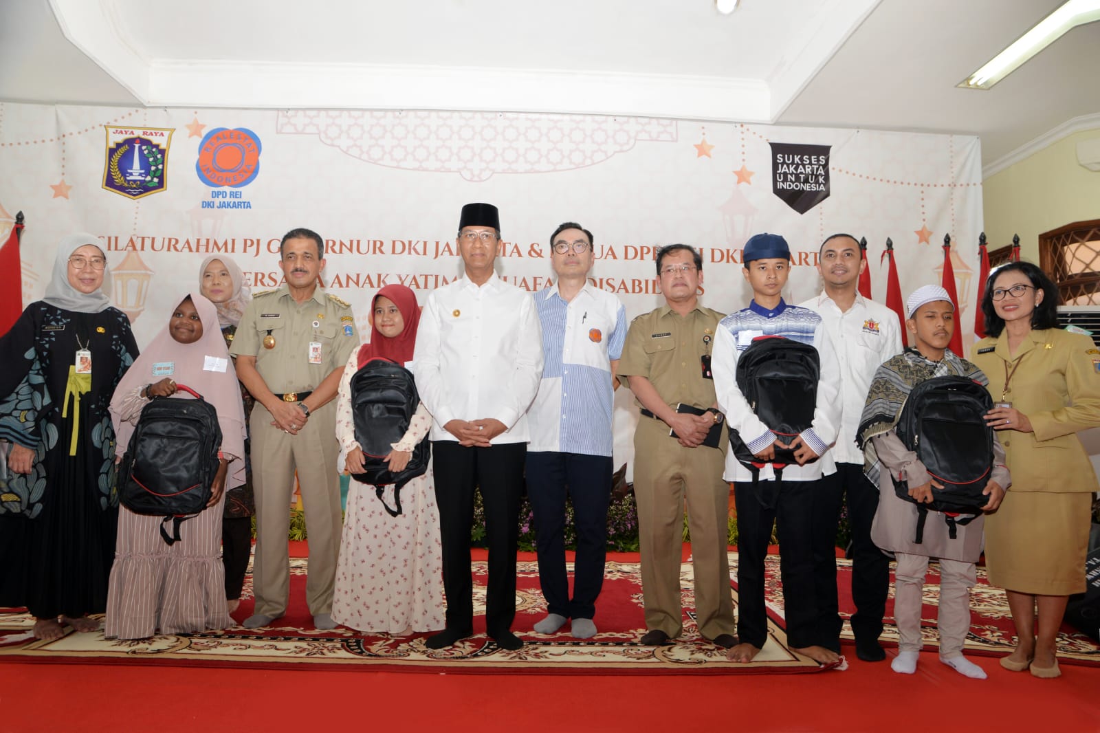 Ratusan anak yatim dari panti asuhan binaan Dinsos DKI Jakarta dapat santunan dari DPD REI DKI Jakarta, Selasa (11/4/2023)