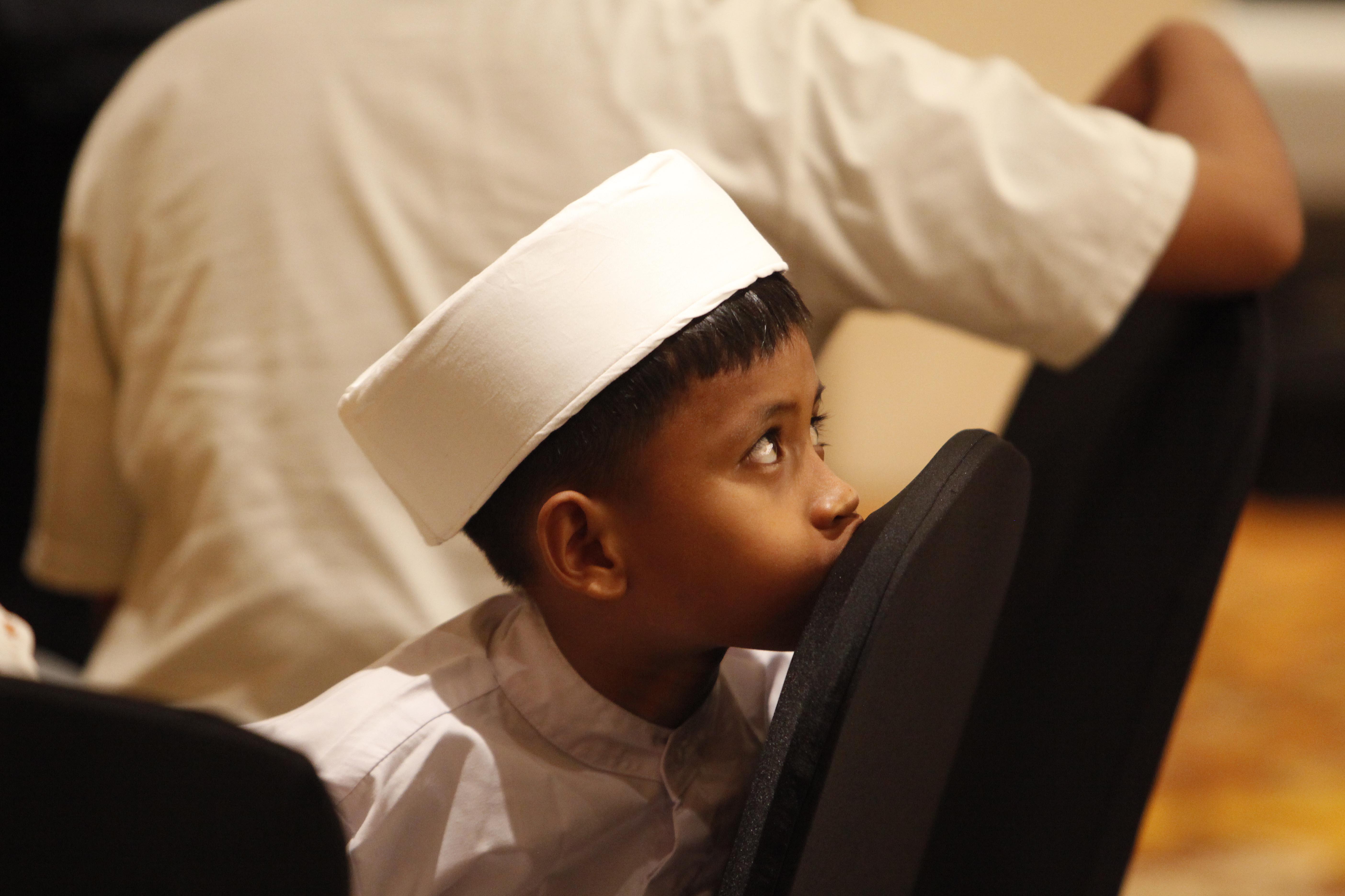 Seorang anak yang sedang mengikuti buka puasa bersama di salah satu hote di Jakarta