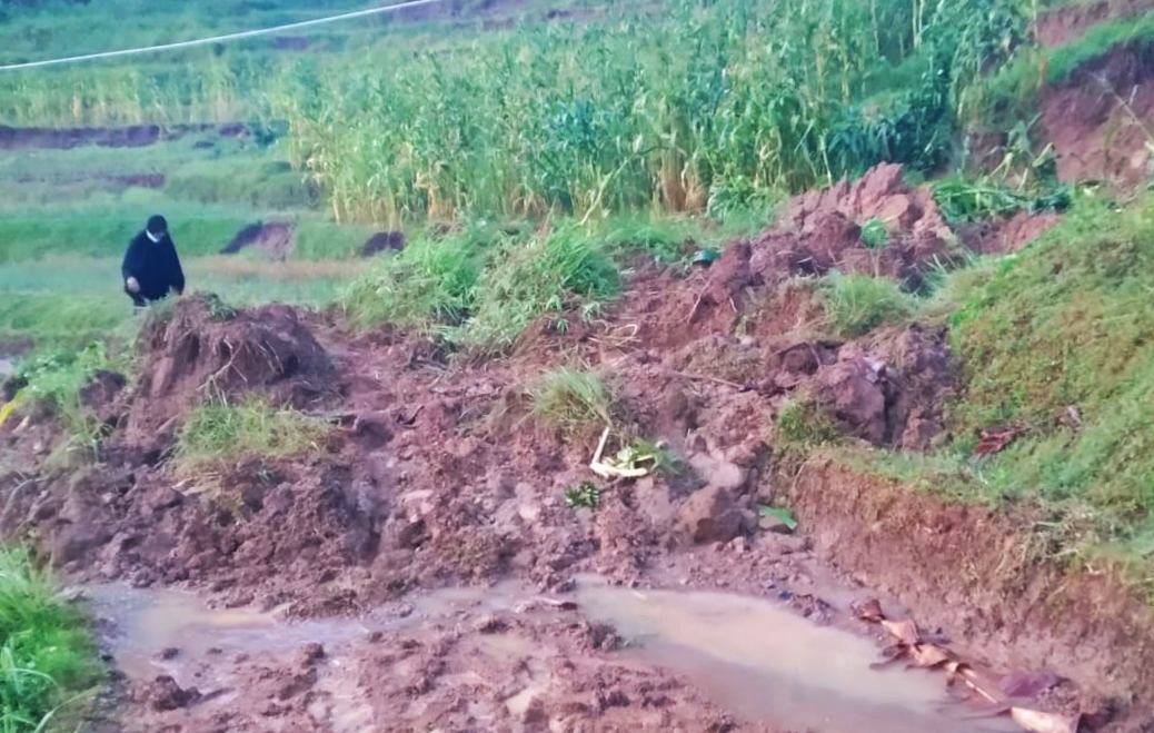 Tanah longsor di wilayah Kecamatan Rongga, Kabupaten Bandung Barat