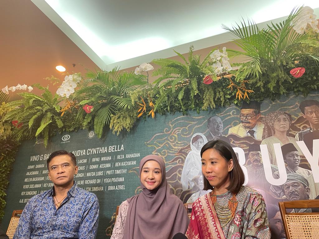 Jumpa pers percepatan rilis film Buya Hamka, di Jakarta, Rabu (12/4).