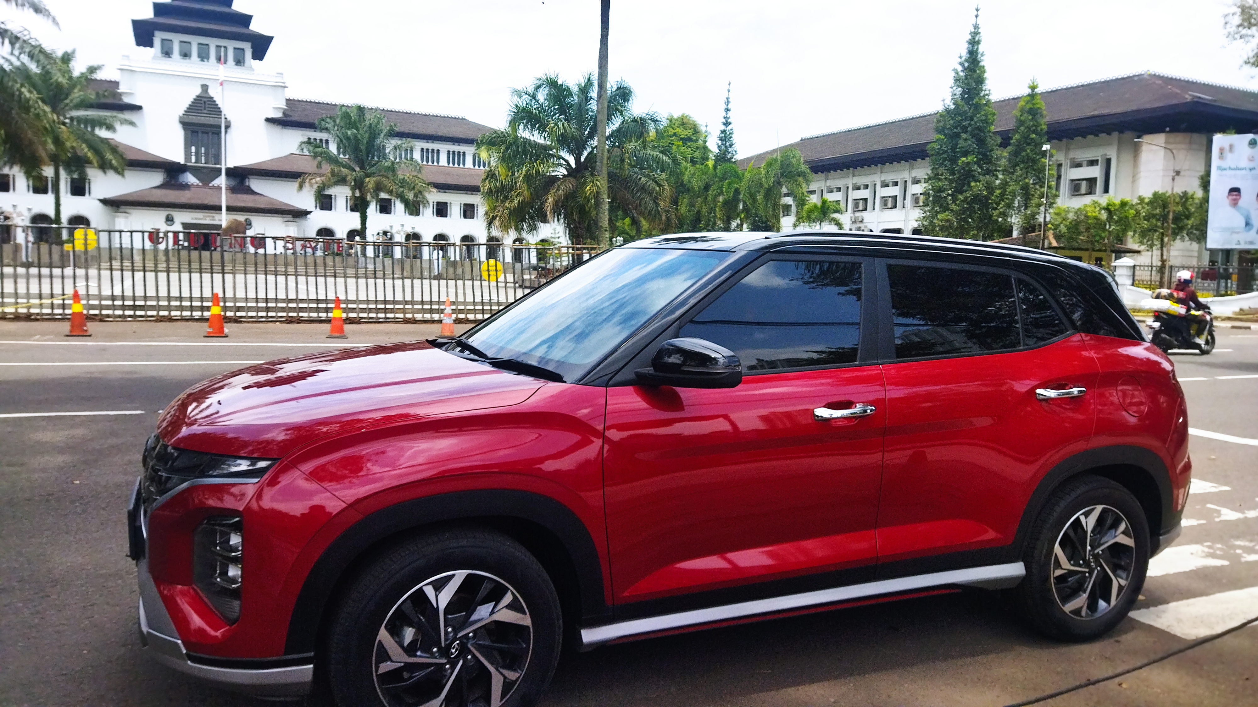 Pesona Hyundai Creta di Tengah Heritage Kota Bandung