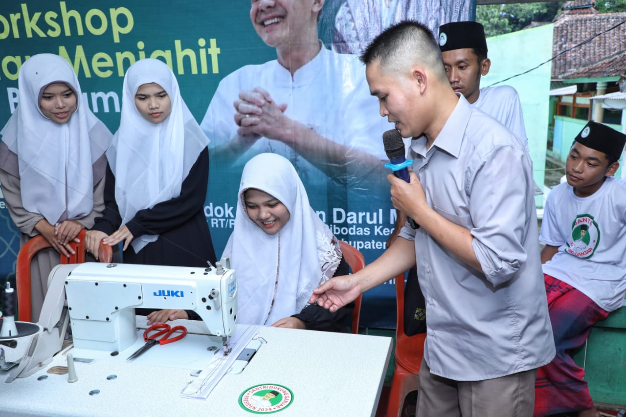 SDG Jabar Gelar Pelatihan menjahit untuk santri Ponpes Darul Ma'rif