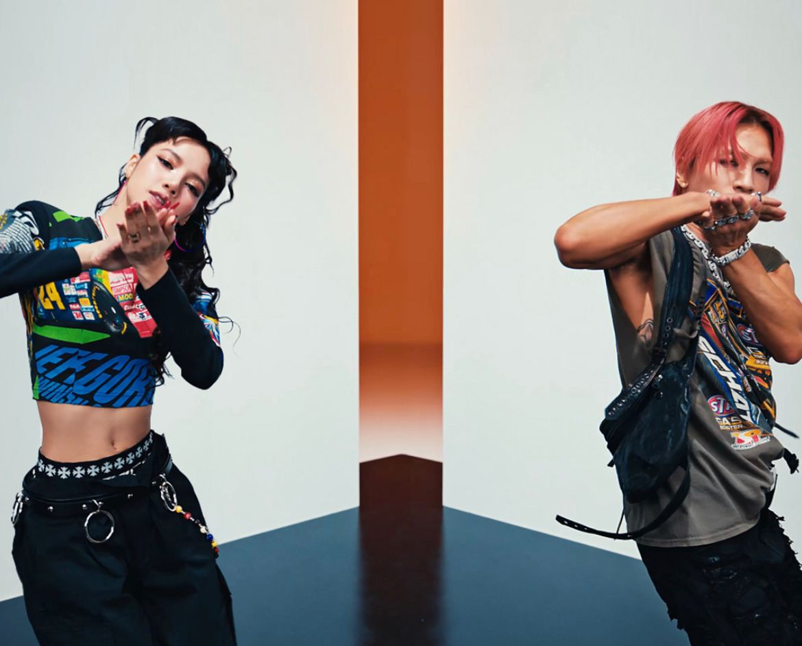Taeyang Bigbang berkolaborasi dengan Lisa Blackpink dalam lagu Shoong di album solo terbaru Taeyang 'Down to Earth'.