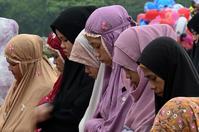 Ilustrasi umat Islam melaksanakan Salat Id