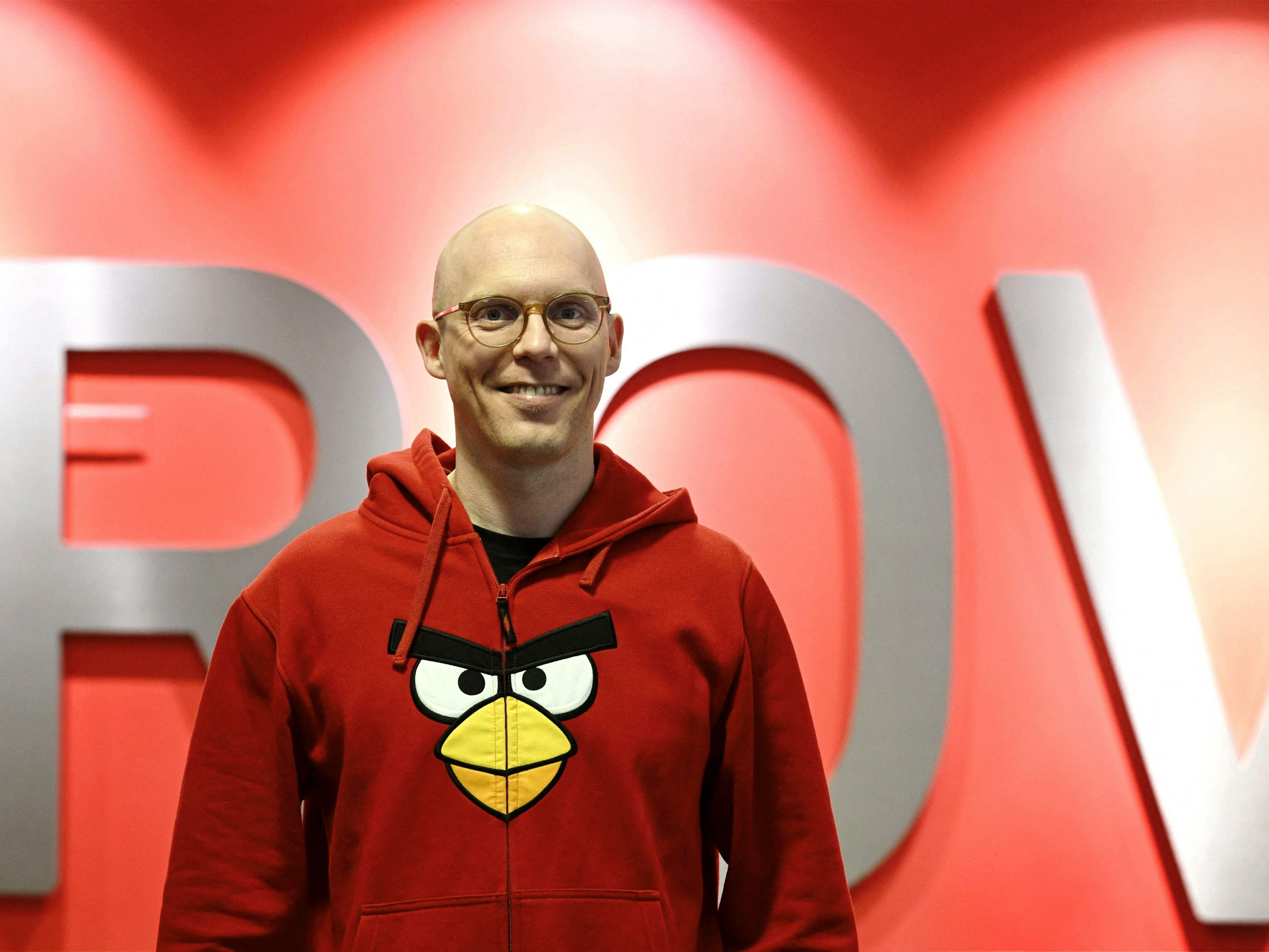 Chief Executive Officer Rovio Alexandre Pelletier-Normand berfoto di kantor pusat pengembang gim Finlandia Rovio Entertainment di Espoo.