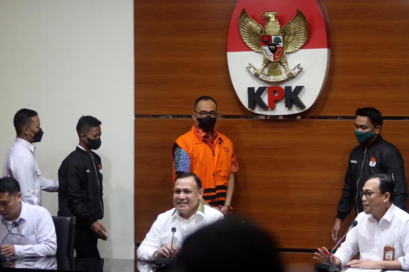 KPK memasang mata dalam tindakan kotor di sektor pelayanan publik, sehingga tidak lagi terulang kasus Rafael Alun. 