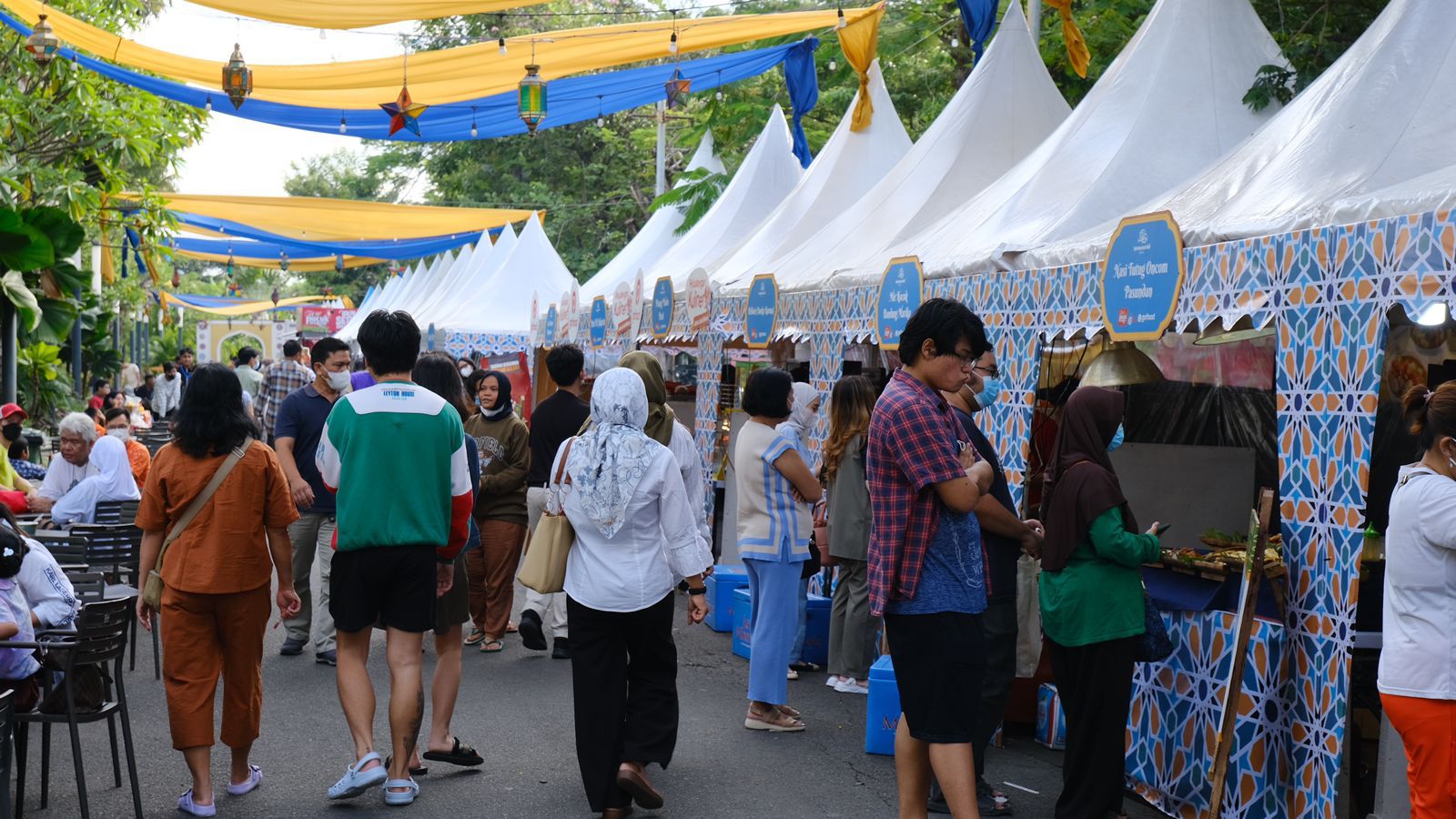 Summarecon Mall Bekasi menggelar pasar takjil bertajuk Ngabuburit Fest sampai dengan 16 April mendatang
