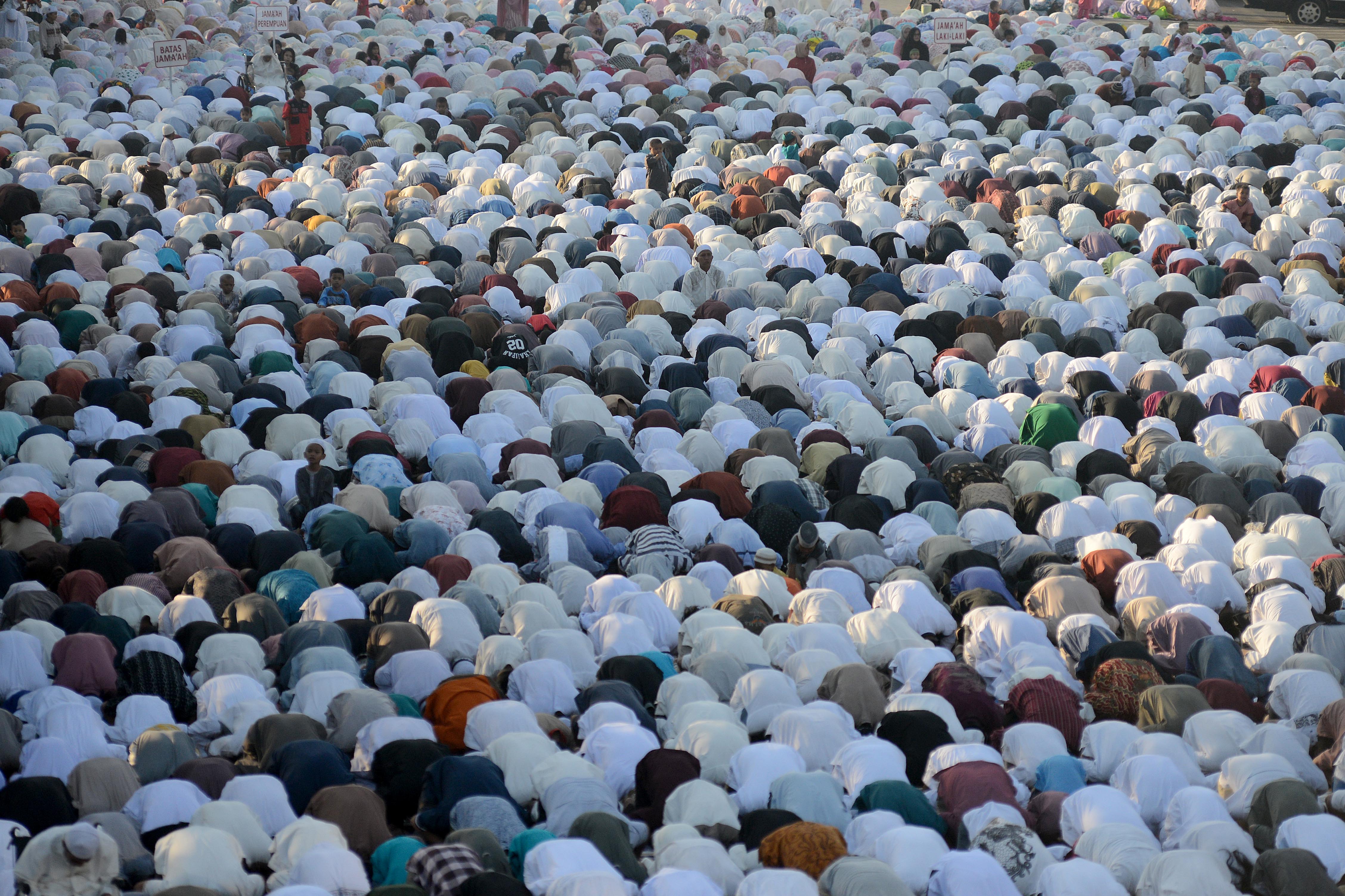 Ilustrasi pelaksanaan salat idulfitri