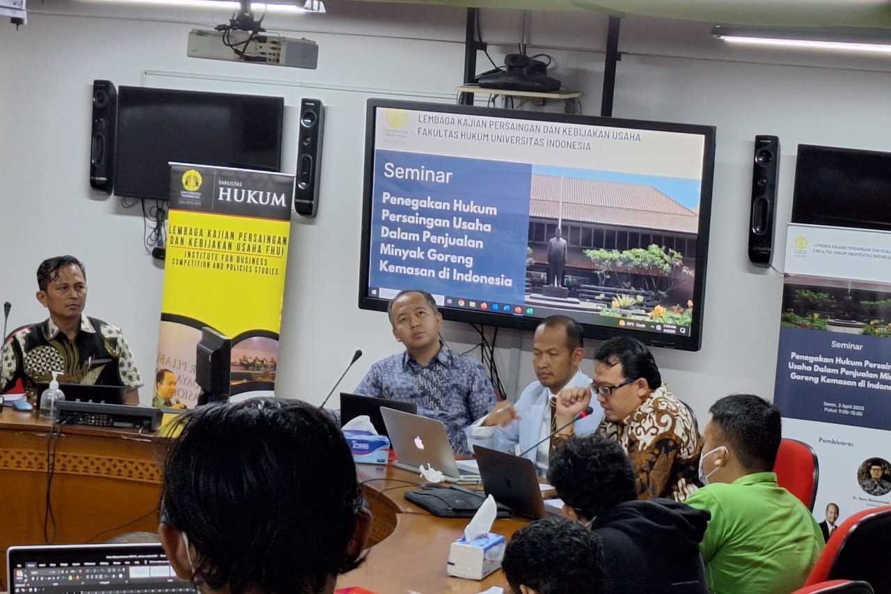 Kajian Penanganan Perkara Dugaan Pelanggaran Undang-Undang No. 5 Tahun 1999 Terkait Penjualan Minyak Goreng Kemasan di Indonesia.
