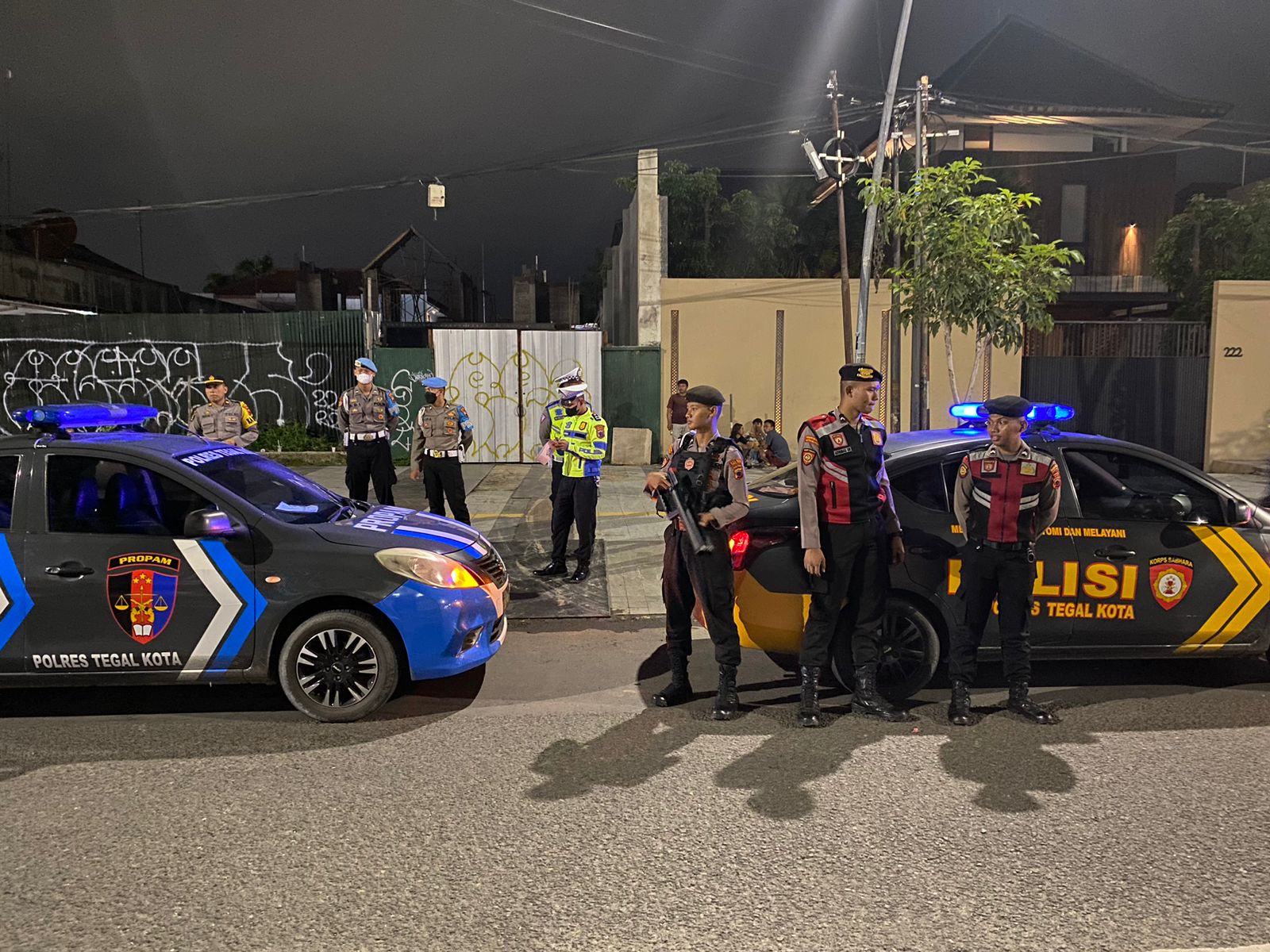 Petugas dari Polresta Tegal terus melakukan patroli di sejumlah sudut kota