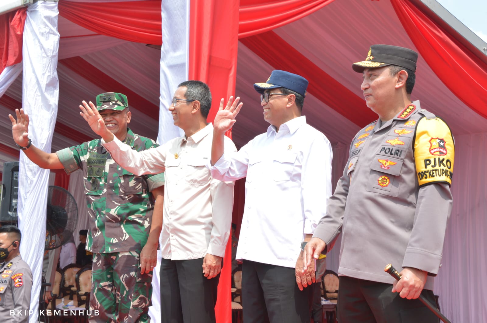 Menteri Perhubungan Mulai Berangkatkan Peserta Mudik Gratis 