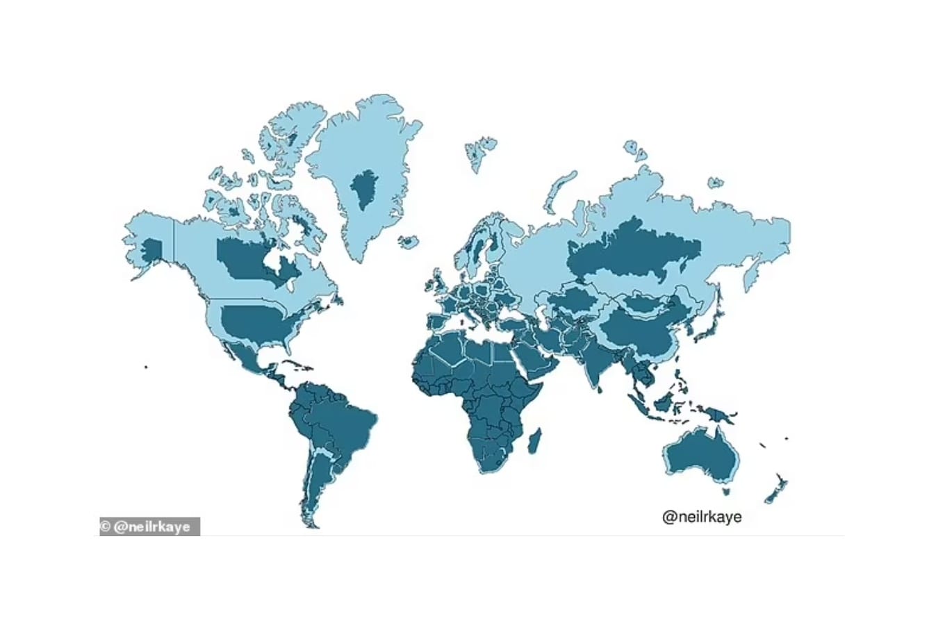Peta dunia Mercator (biru tua) versus proyeksi Kaye (biru muda)