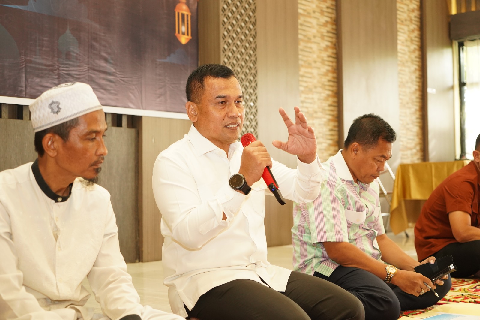 Kasubdit Bina Masyarakat Direktorat Deradikalisasi BNPT Sujatmiko di Palembang, Sumatra Selatan, Jumat (7/4).