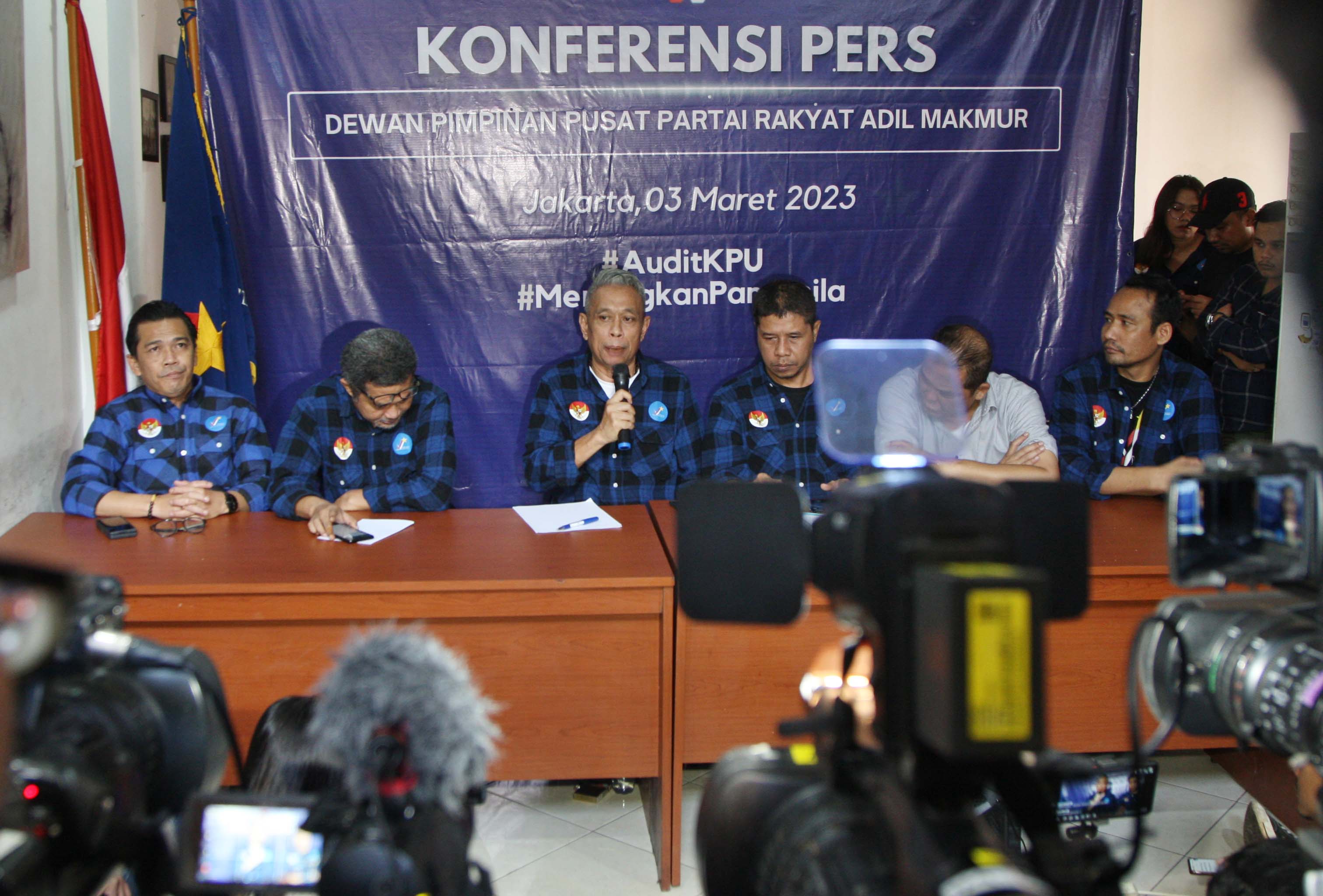 Partai Prima saat memberikan keterangan pers terkait gugatannya