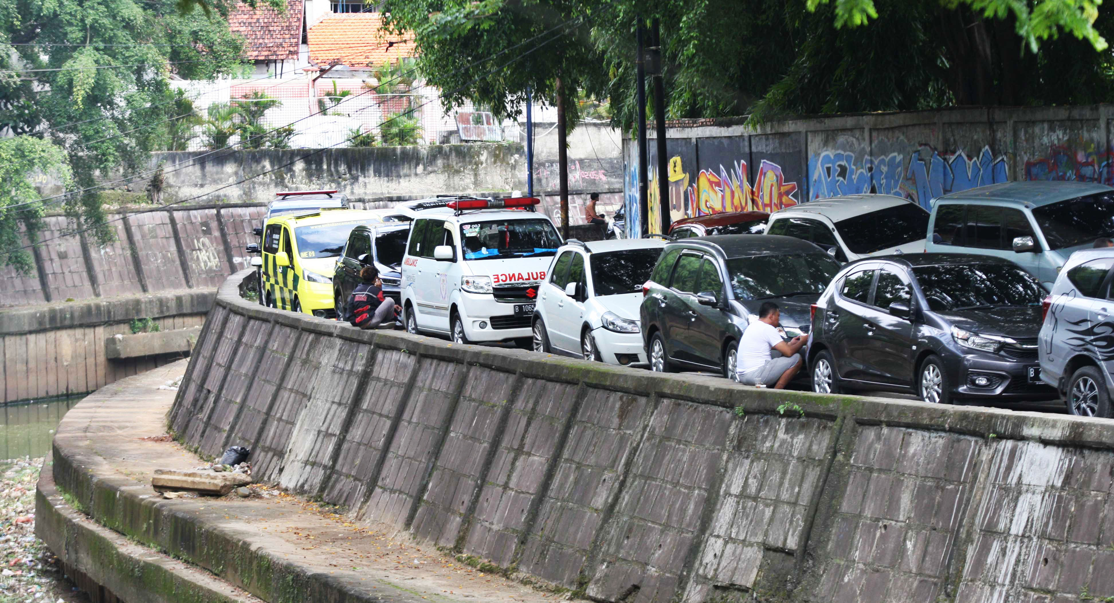 Dishub Janji Derek Mobil yang Parkir Liar di Permukiman