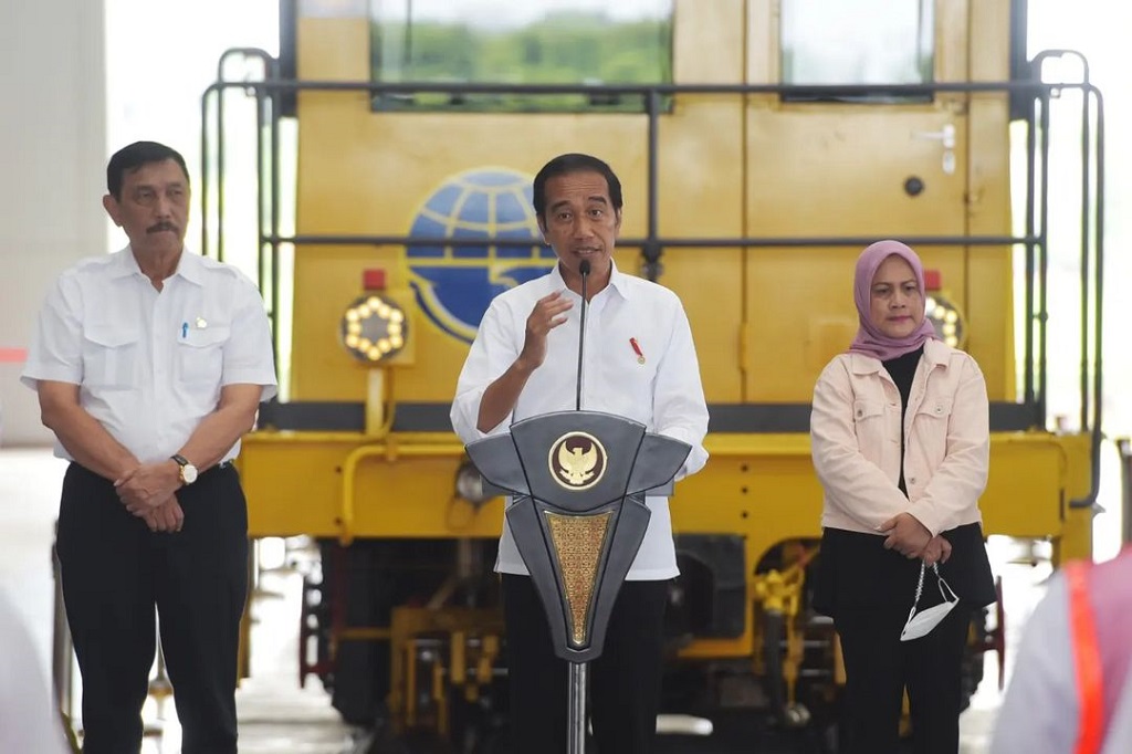 Presdien Joko Widodo meresmikan pembangunan kereta api Trans Sulawesi akhir Maret lalu.