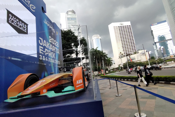mobil balap Formula E di Bundaran HI, Jakarta
