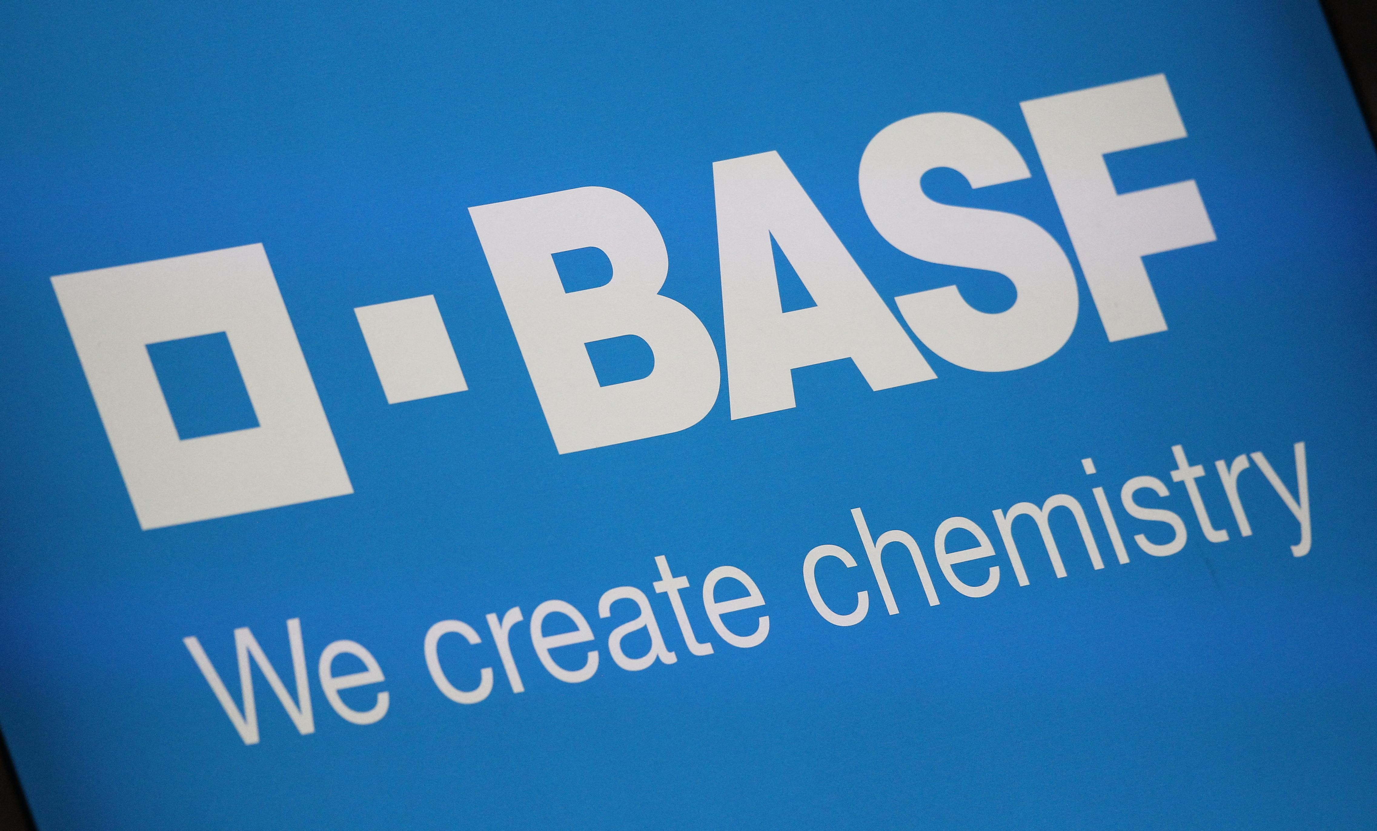 Semester II 2023, BASF Bangun Pabrik Baterai Mobil Listrik di Maluku Utara