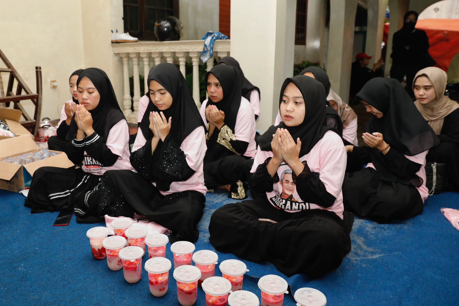 Srikandi Ganjar Jawa Barat menggelar buka puasa dan doa bersama di Cianjur