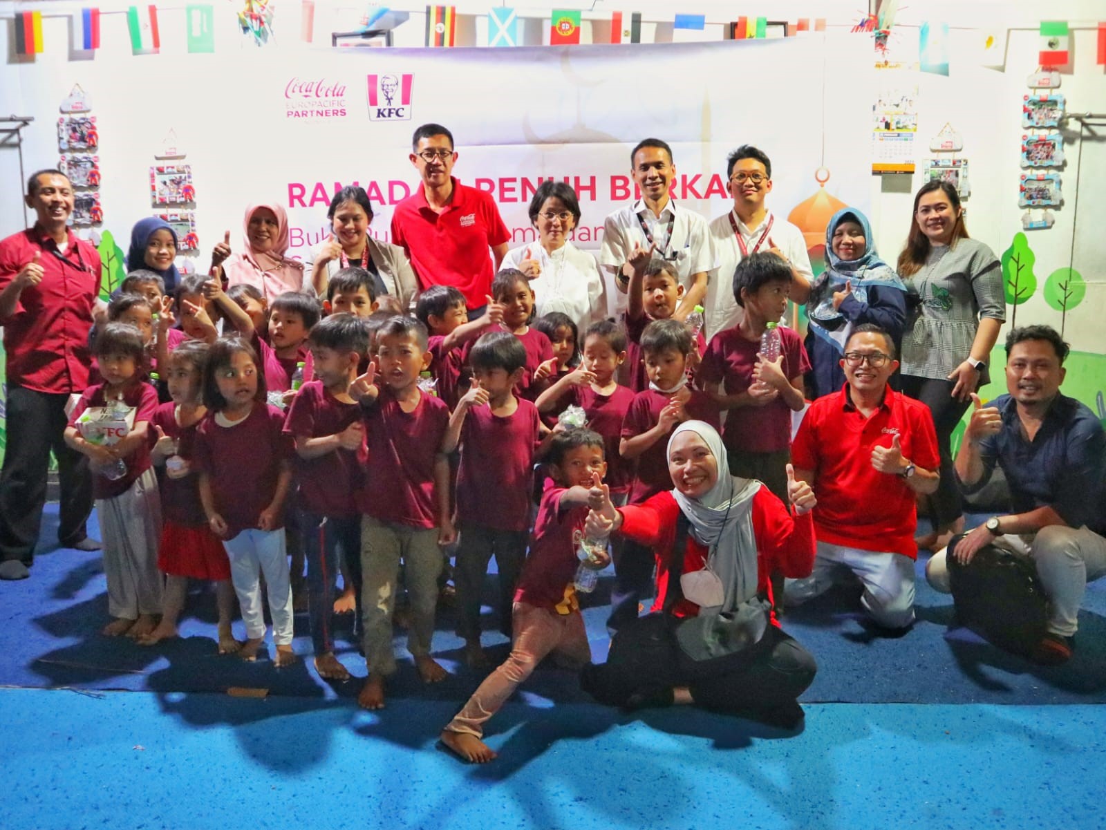 Coca-Cola Europacific Partners Indonesia (CCEP Indonesia) bersama PT Fast Food Indonesia (KFC Indonesia) menggelar kegiatan Ramadan Berkah.