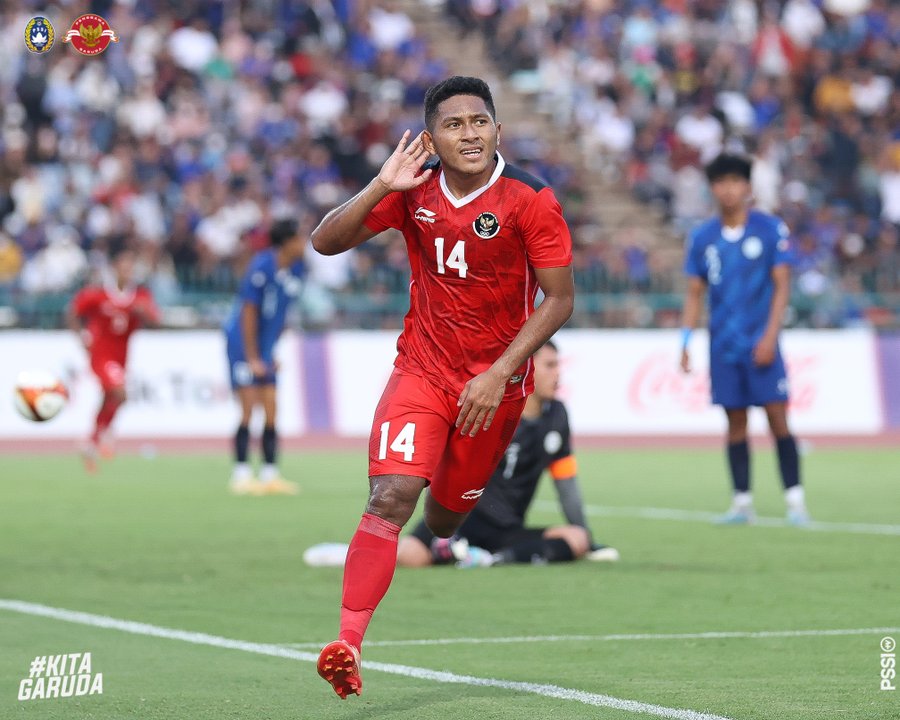 Fajar Fathrurahman merayakan gol ke gawang Filipina di Pertanidngan Grup A SEA Games 2023 Kamboja