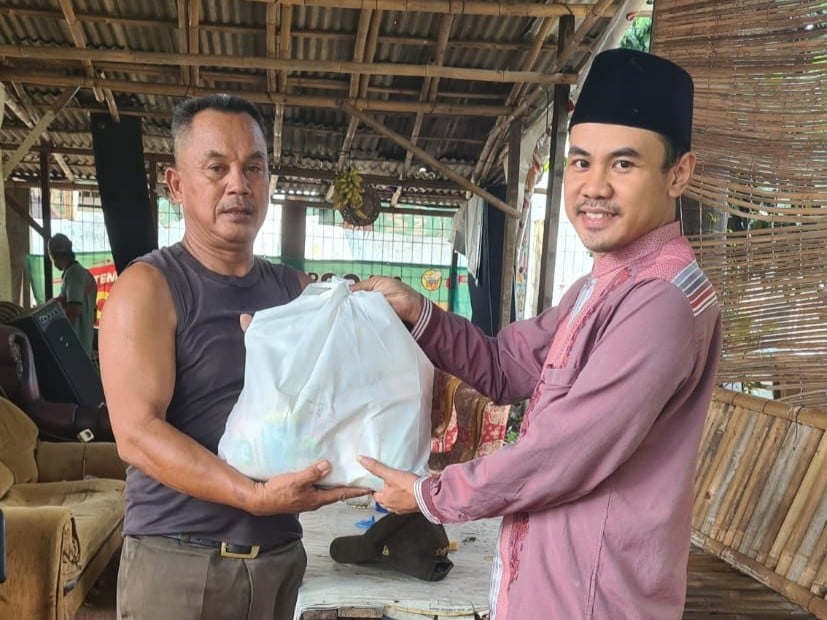 Pedagang Warteg dan Kaki Lima Jakarta Bantu Warga tidak Mampu