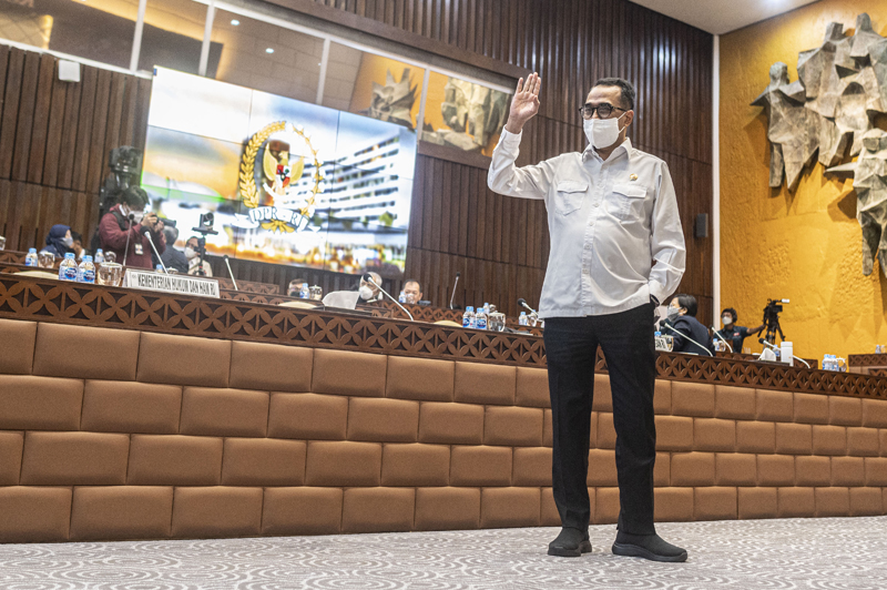 Menhub Budi Karya Sumadi memprediksi pergerakan mudik terpadat akan terjadi di Jakarta ke Semarang.