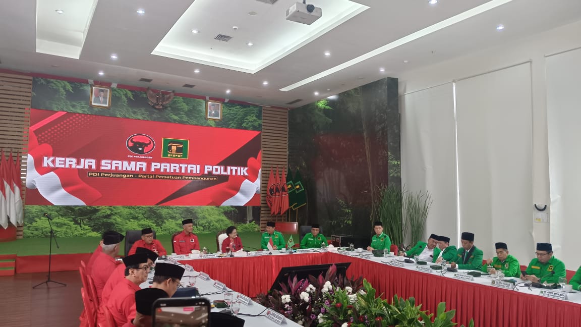 Pertemuan PDIP dan PPP di Jakarta, Minggu (30/4).