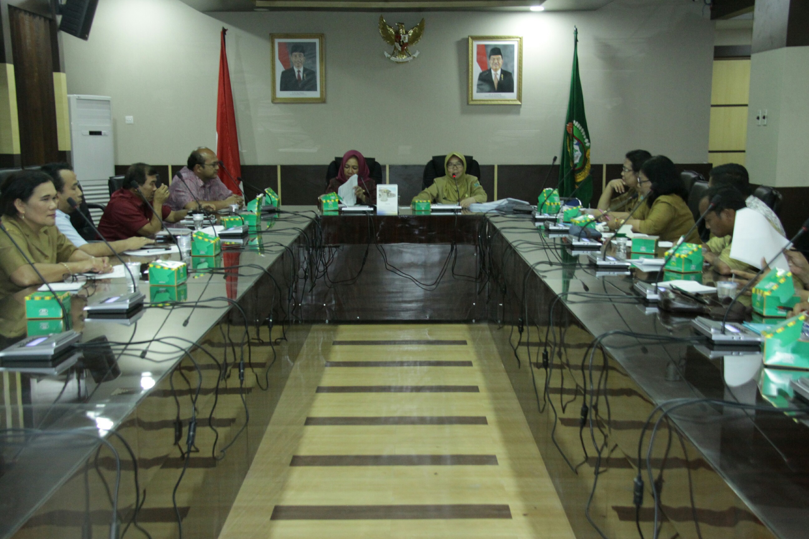 Suasana rapat di kantor Pemerintah Provinsi Sumatra Utara