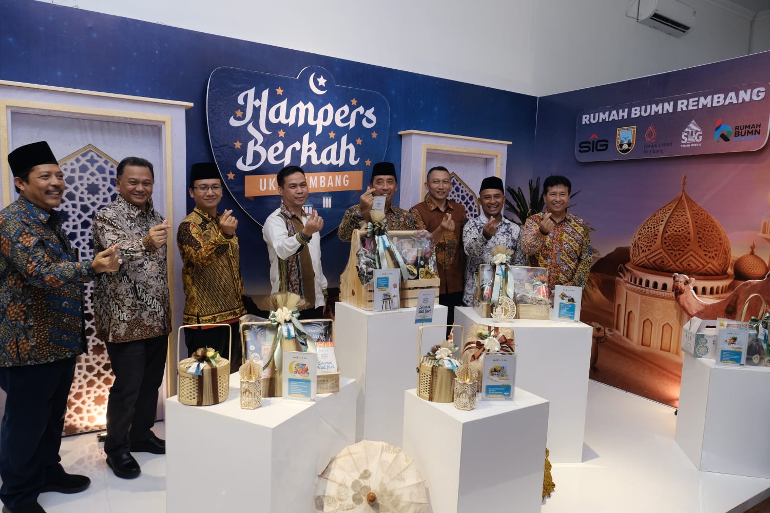Sejumlah pemangku kepentingan meluncurkan program Hampers Berkah UKM Rembang
