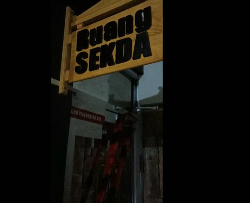 Ruangan sekda Kepulauan Meranti menjadi salah satu ruangan yang disegel KPK
