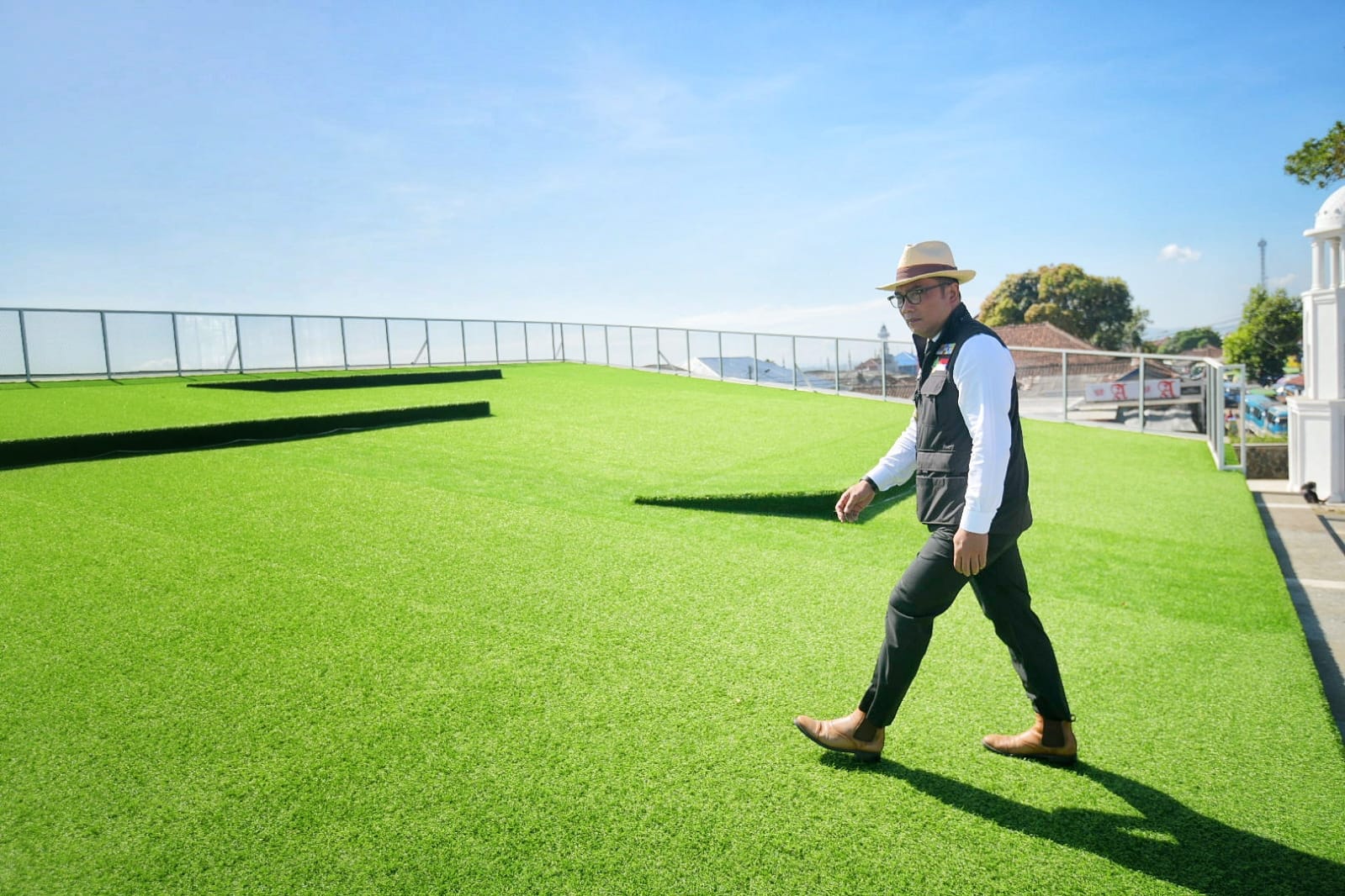 Gubernur Jawa Barat (Jabar) Ridwan Kamil meresmikan Alun-alunSingaparna, Kabupaten Tasikmalaya