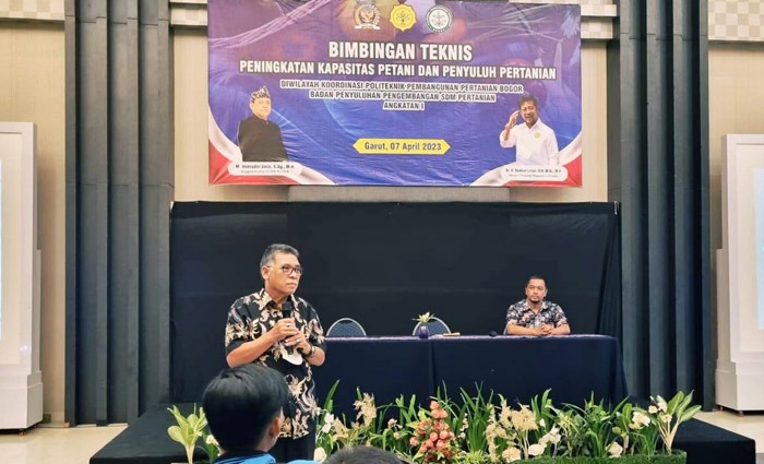 Anggota Komisi IV DPR RI Muhammad Hoerudin Amin membuka Bimtek di Garut, Jawa Barat. 