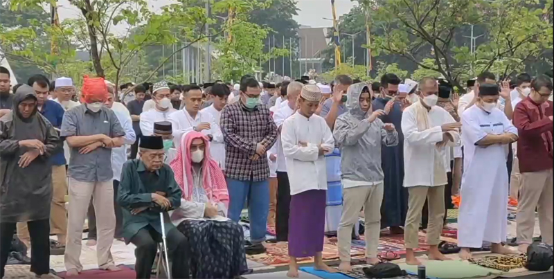 Salat Id di Pulomas diwarnai gerimis